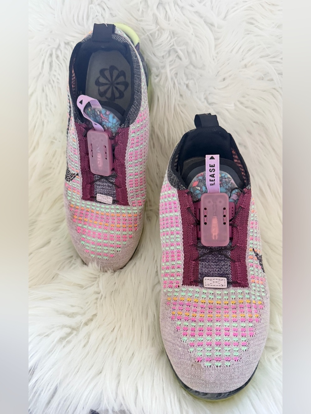 Nike Air VaporMax 2021 Flyknit Women’s Sneakers Multicolor Size 9